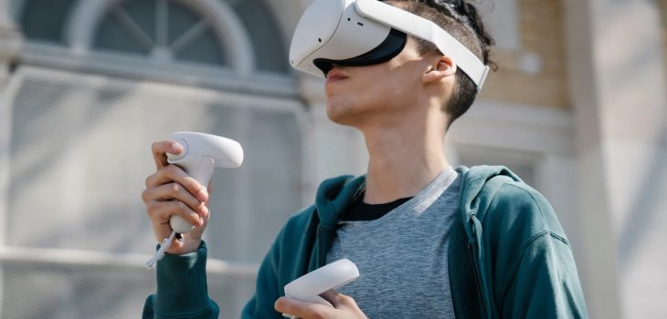 Punya Bisnis Kecil? Ini Teknologi yang Bisa Bikin Kamu Besar: AR dan VR