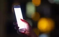 Dark Mode Bukan Tren. Ini Cara Biar UI mu Nggak Nyiksa Mata!